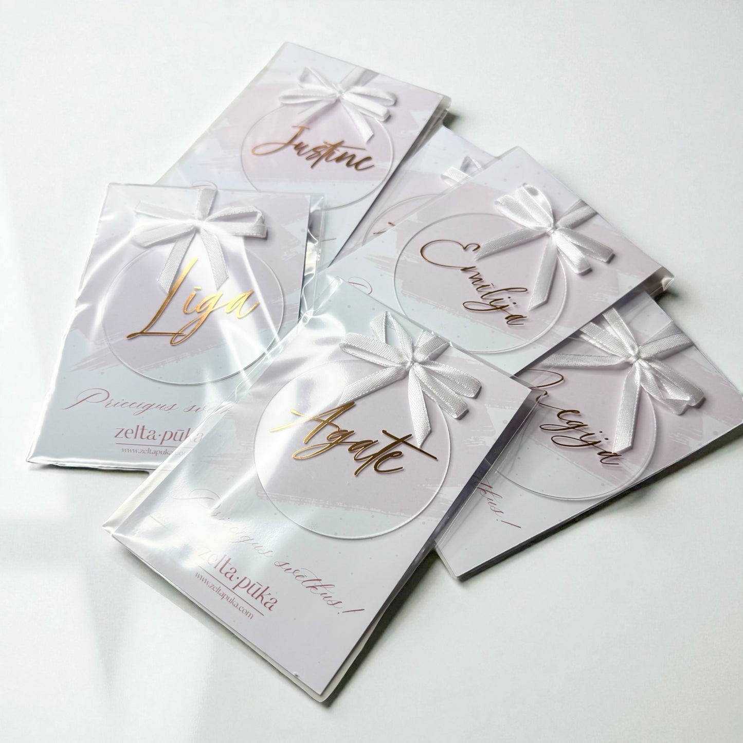 Akrila eglītes rotājums VĀRDS