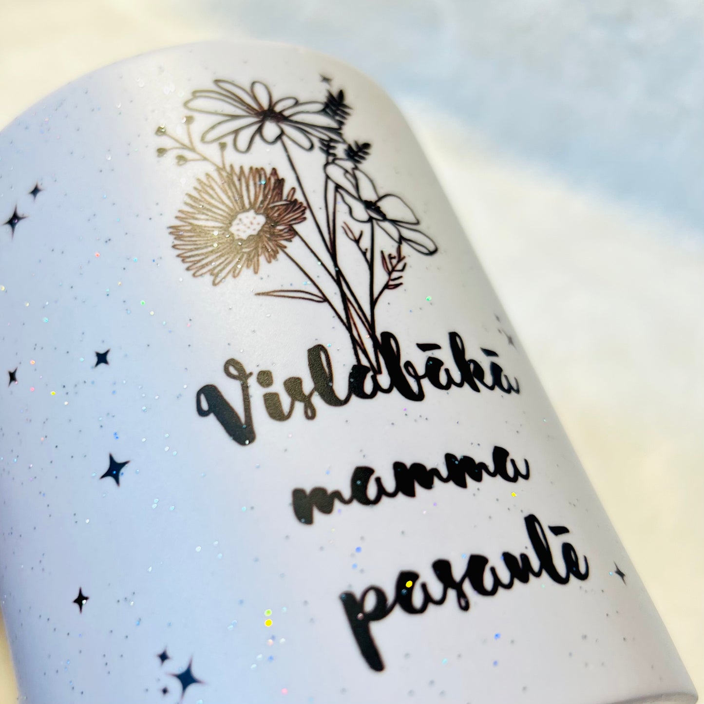 Maģiskā krūze “Sveicu” ar personalizētu tekstu - Zelta Pūka