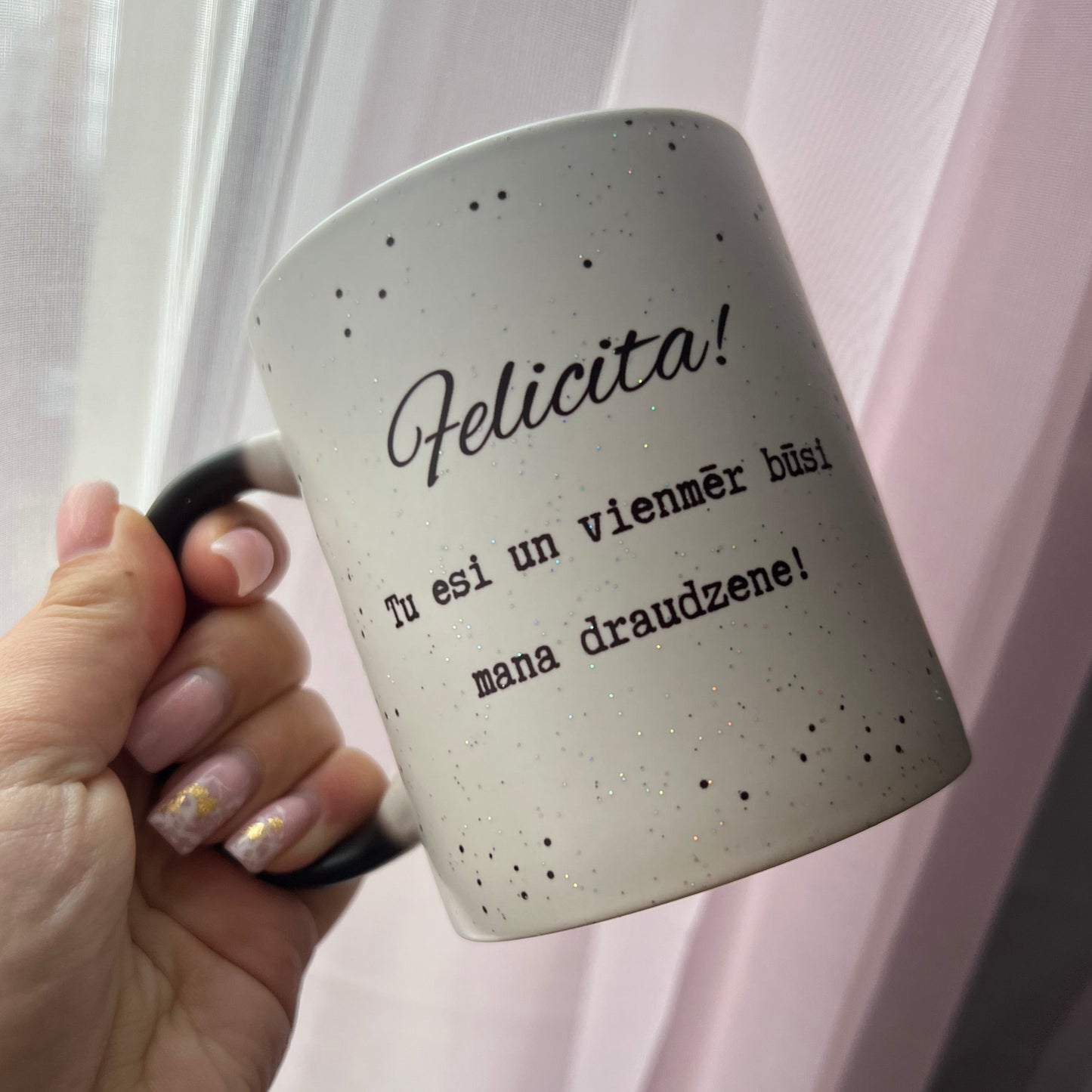 The magic mug with glitter and personalized text